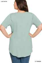 Load image into Gallery viewer, V-NECK HI-LOW HEM TOP (LT GREEN)