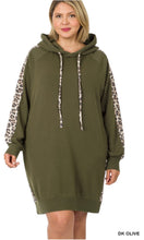 Load image into Gallery viewer, Relaxed Fit Leopard Panel Hoodie Dress