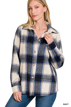 Load image into Gallery viewer, YARN DYED PLAID SHACKET (NAVY)
