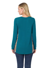 Load image into Gallery viewer, Side Panel Leopard Front Pocket Top - Teal
